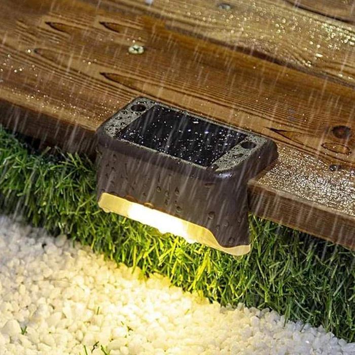 Outdoor Solar Pathway Light with Automatic Sensor